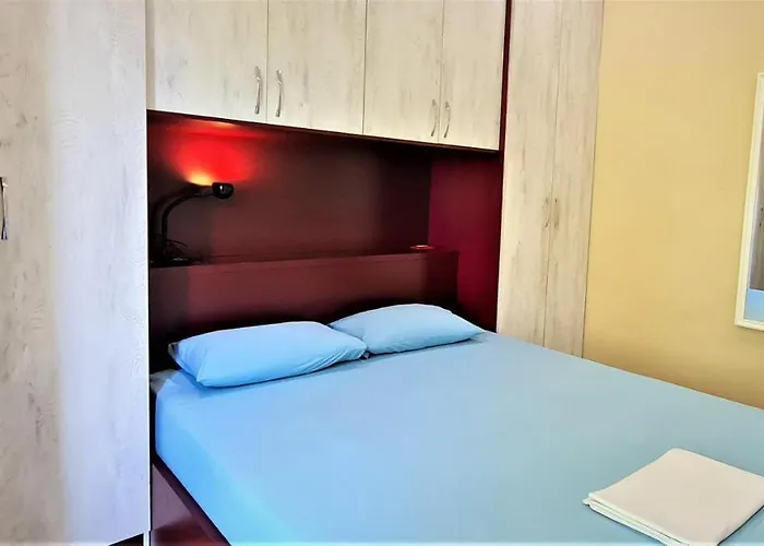 2v1 - Blloku Mac * Tirana